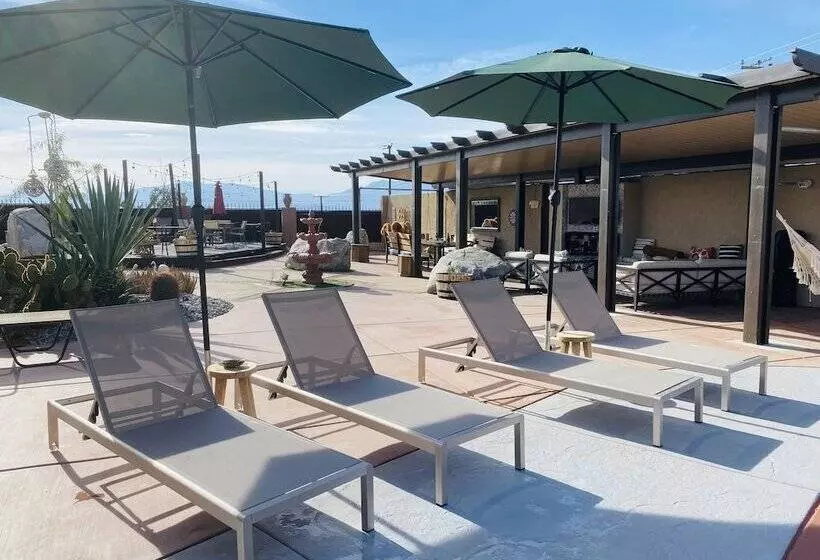 Hotelli Mi Kasa Hot Springs 420,adults Only, Clothing Optional