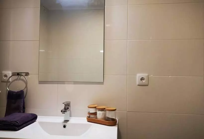 Majatalo Room In Guest Room   Luxury Room For 6   Guesthouse