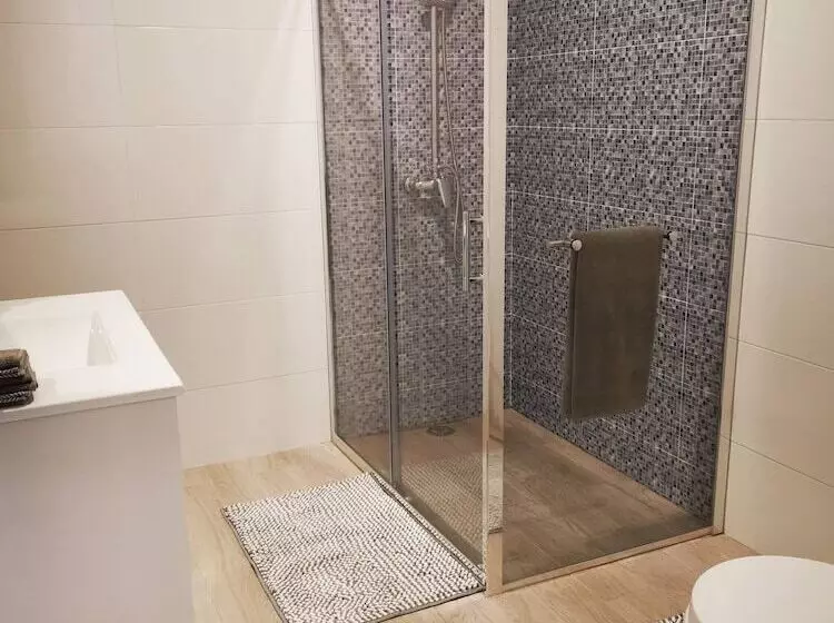 Majatalo Room In Guest Room   Luxury Room For 6   Guesthouse