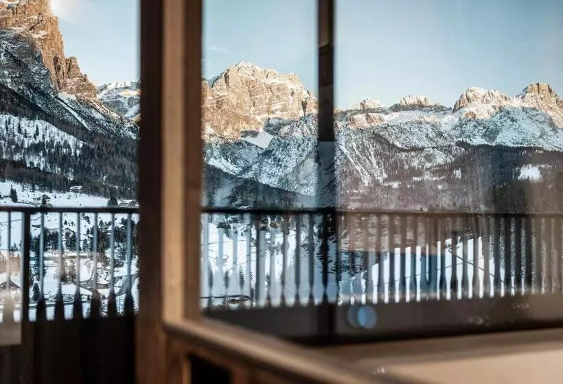 Surega   Idyllic Farmhouse