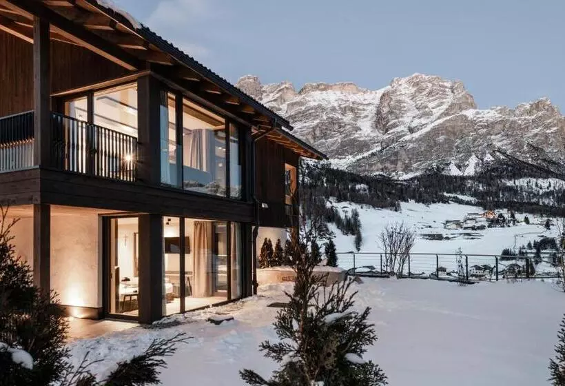 Surega   Idyllic Farmhouse