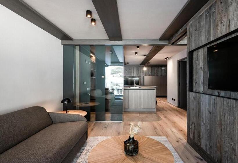 Surega   Idyllic Farmhouse