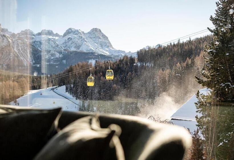 Surega   Idyllic Farmhouse