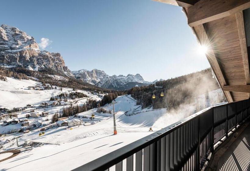 Surega   Idyllic Farmhouse