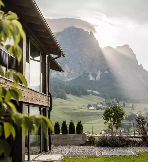 Surega   Idyllic Farmhouse