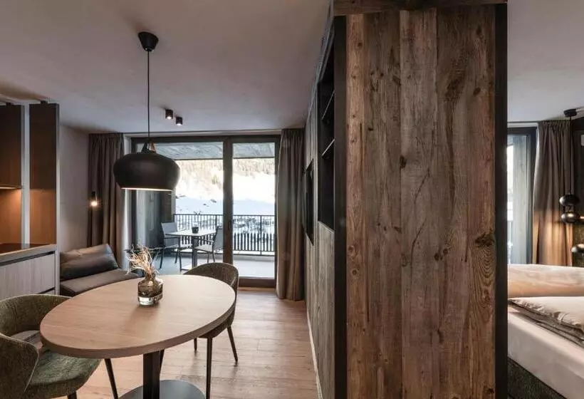 Surega   Idyllic Farmhouse