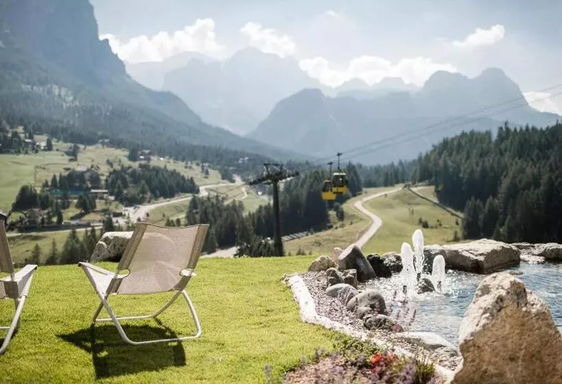 Surega   Idyllic Farmhouse