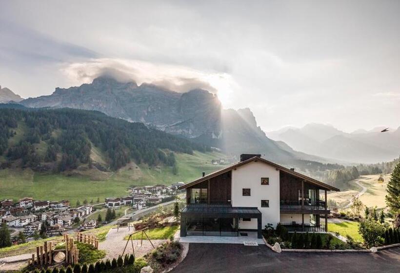 Surega   Idyllic Farmhouse