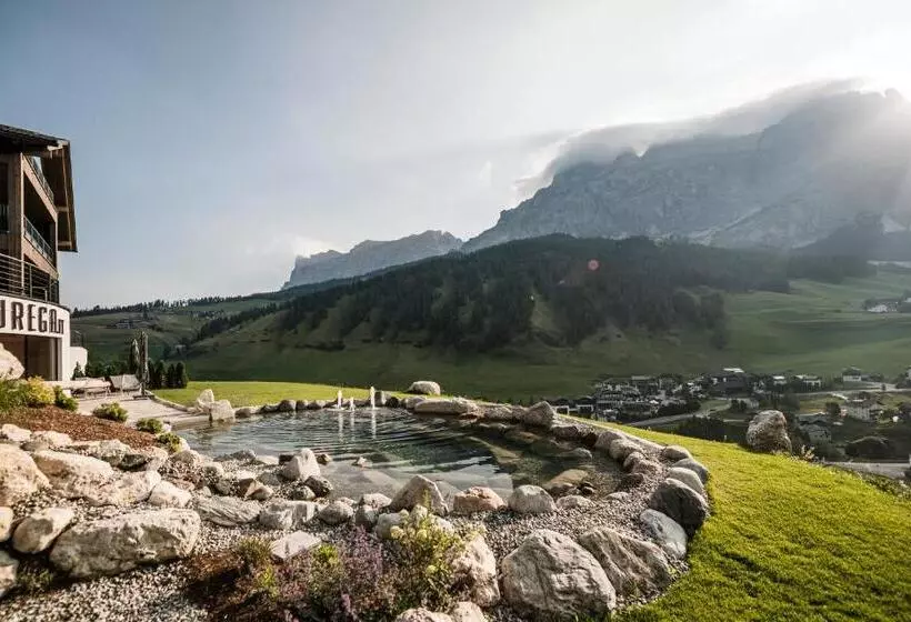 Surega   Idyllic Farmhouse