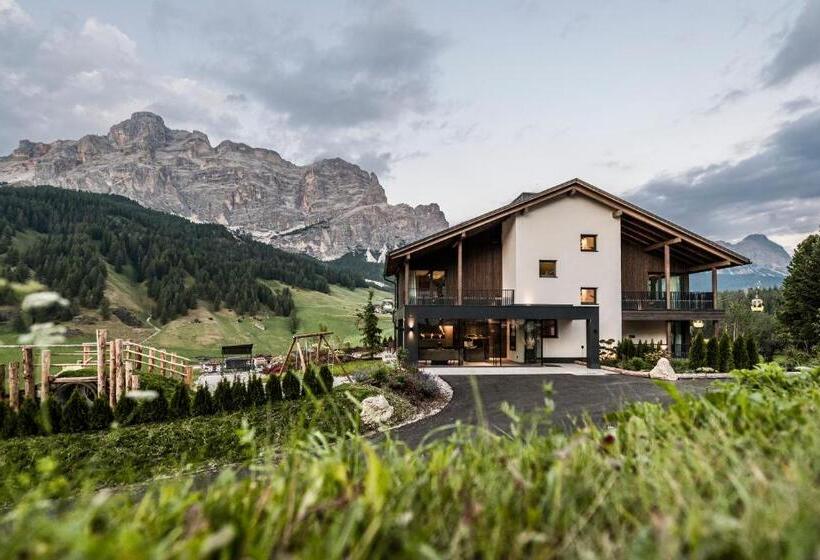 Surega   Idyllic Farmhouse