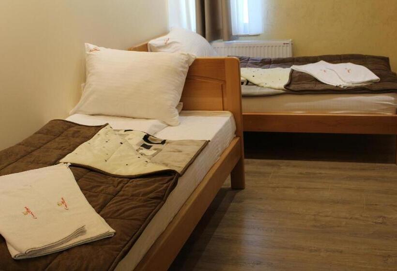 تختخواب و صبحانه Vila Madera Pribojska Banja