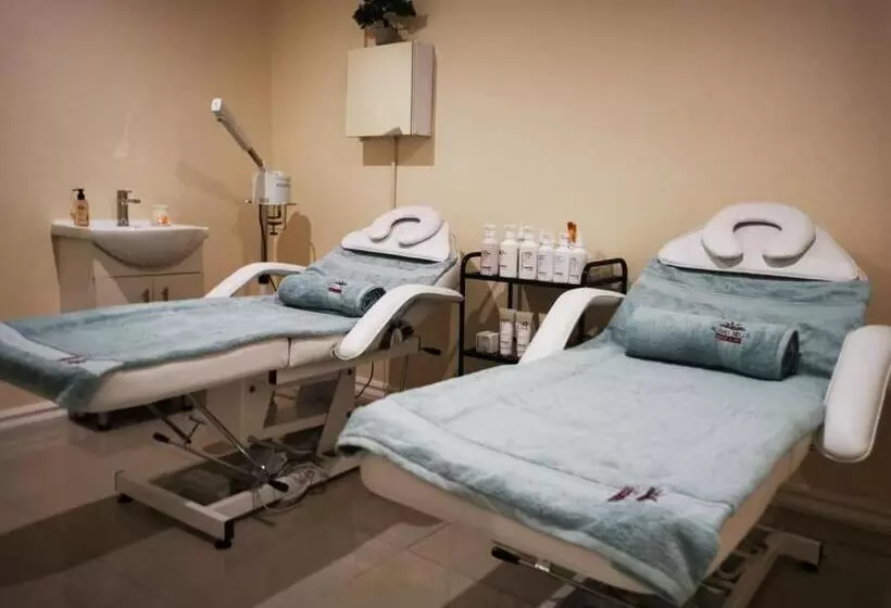 Majatalo Royal Hills Lodge And Spa