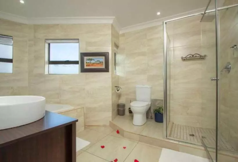 Majatalo Royal Hills Lodge And Spa