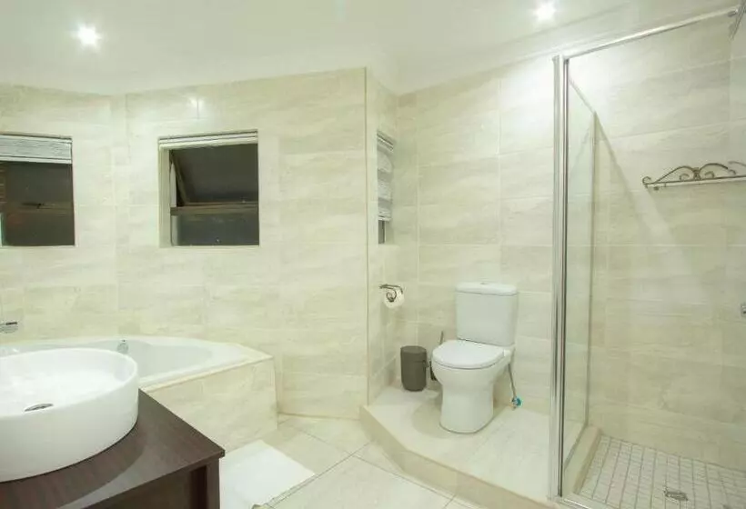 Majatalo Royal Hills Lodge And Spa