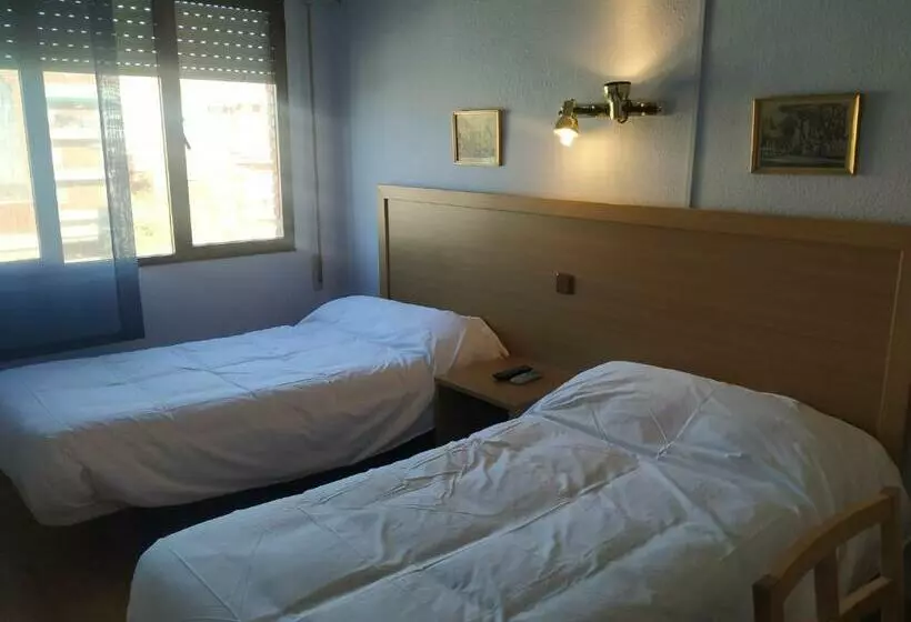 Retkeilymaja Hostal Agripino Y Restaurante Asiático