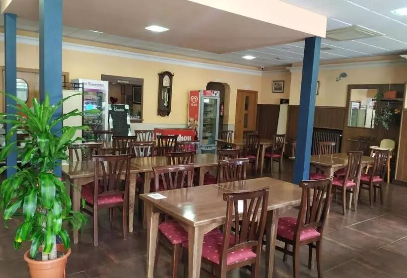 Retkeilymaja Hostal Agripino Y Restaurante Asiático