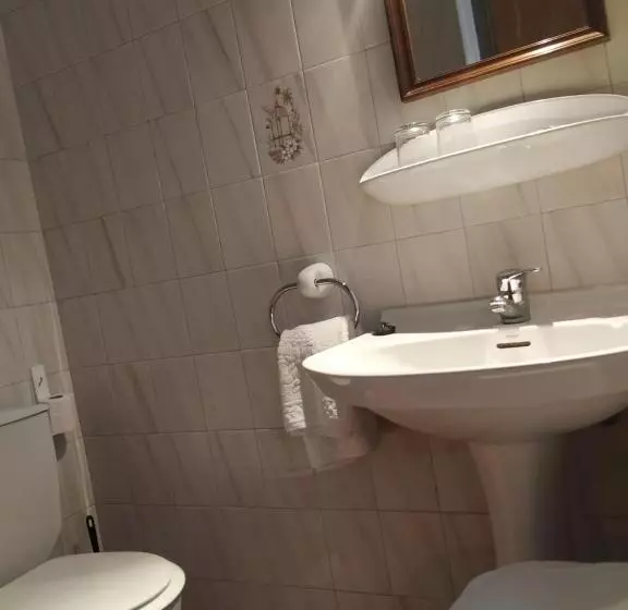 Retkeilymaja Hostal Agripino Y Restaurante Asiático