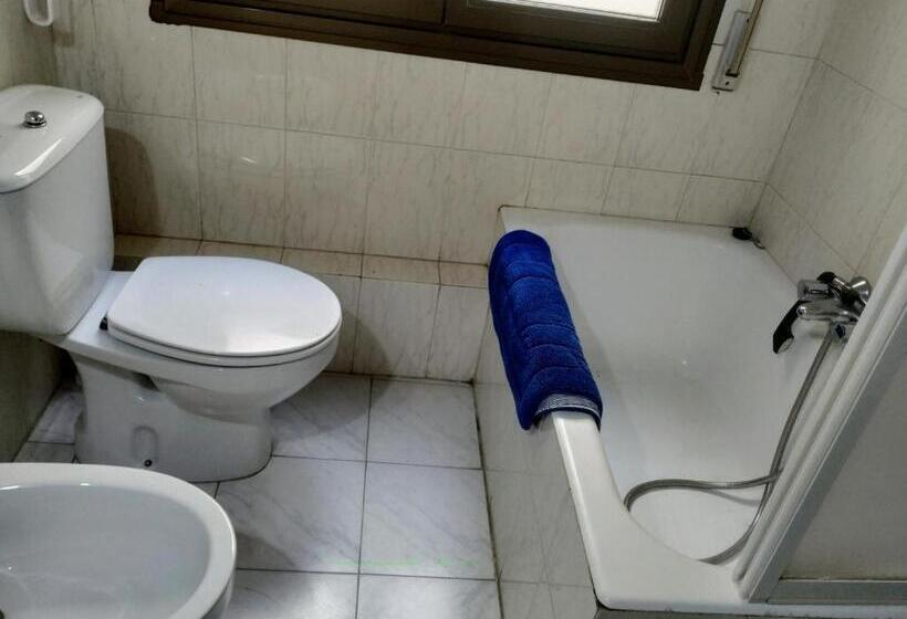 ユースホステル Hostal Agripino Y Restaurante Asiático