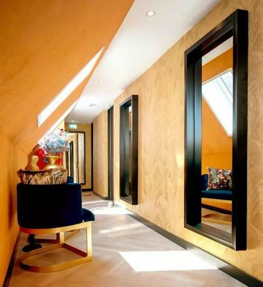 Hotelli Harbour Suites Boutique