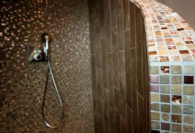 Hotelli Harbour Suites Boutique