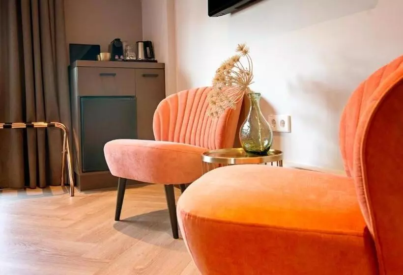 Hotelli Harbour Suites Boutique