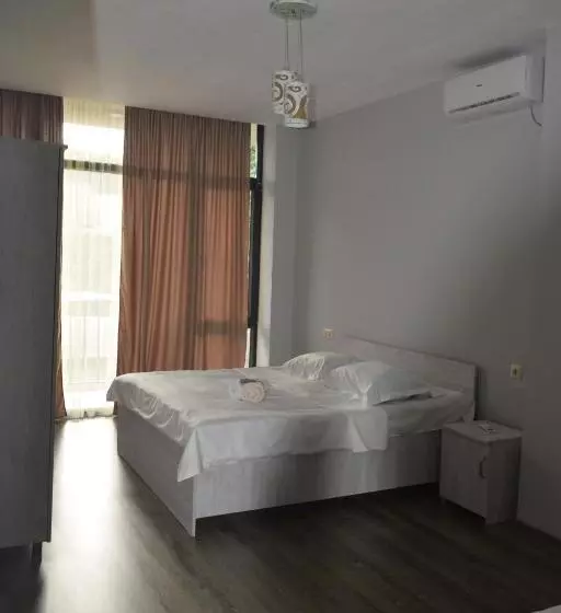 هتل Kobuleti 728