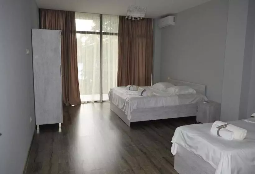 هتل Kobuleti 728