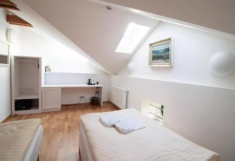 ホテル Pivovar řevnice