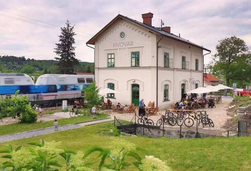 ホテル Pivovar řevnice