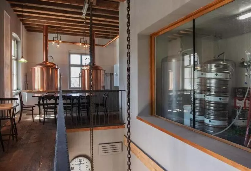 ホテル Pivovar řevnice