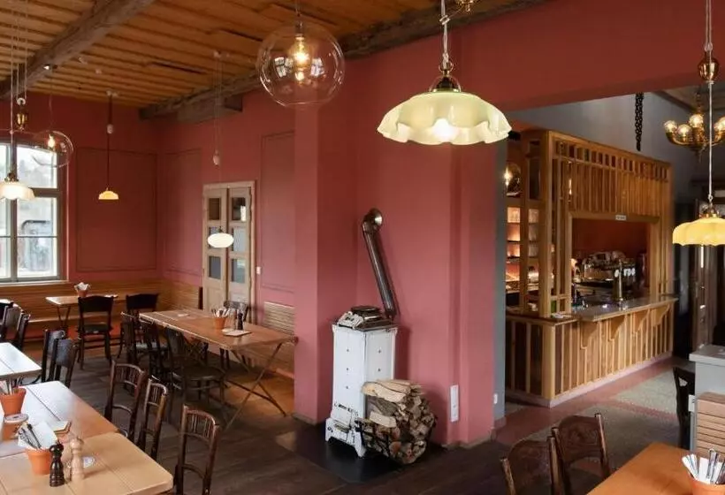 ホテル Pivovar řevnice