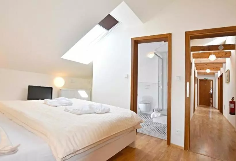 ホテル Pivovar řevnice