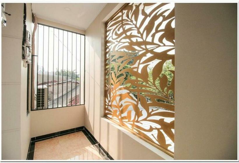 בית מלון כפרי Reddoorz Syariah @ Jatinegara