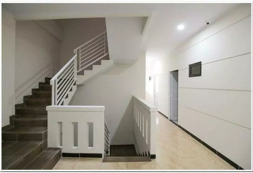 Hotelli Reddoorz Syariah @ Jatinegara