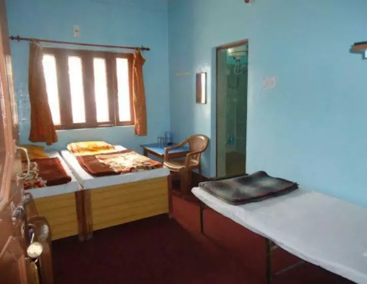 هتل Shree Uttarkashi