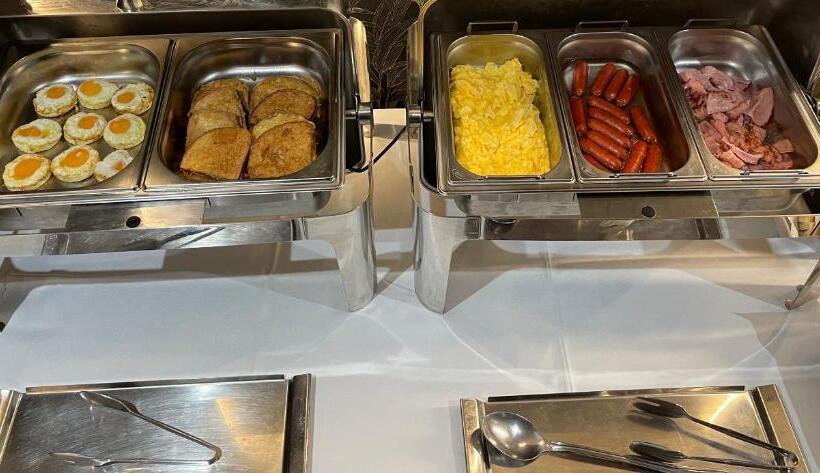 Отель Slávia Svidník Spa & Restaurant