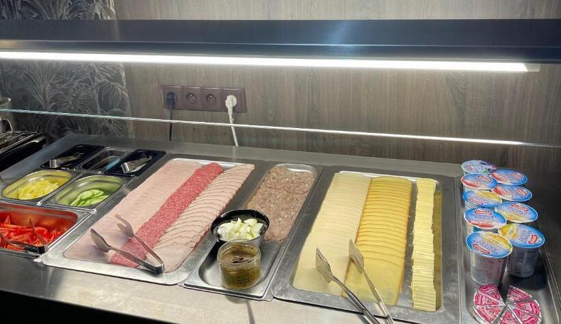 Отель Slávia Svidník Spa & Restaurant