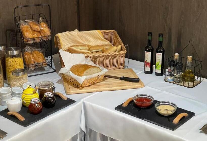 Отель Slávia Svidník Spa & Restaurant