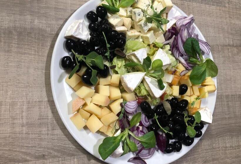 Отель Slávia Svidník Spa & Restaurant