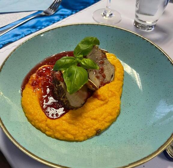 Отель Slávia Svidník Spa & Restaurant