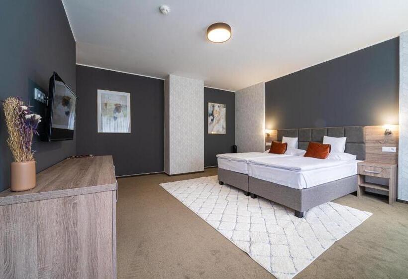 Отель Slávia Svidník Spa & Restaurant