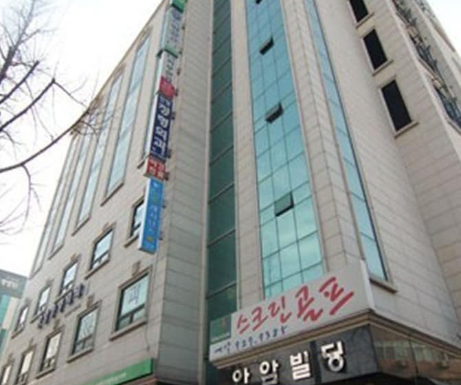 פנסיון Noble Residence