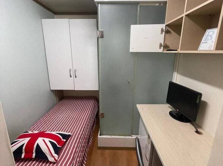 פנסיון Noble Residence