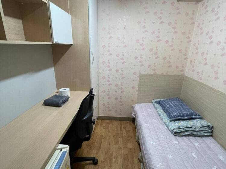 פנסיון Noble Residence