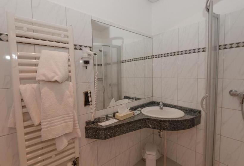 تختخواب و صبحانه Inselhotel Cornelius