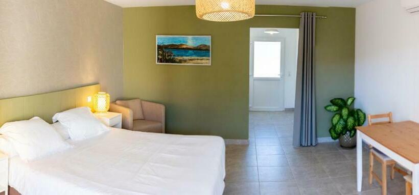 Bed and Breakfast Les Terrasses D'arutoli