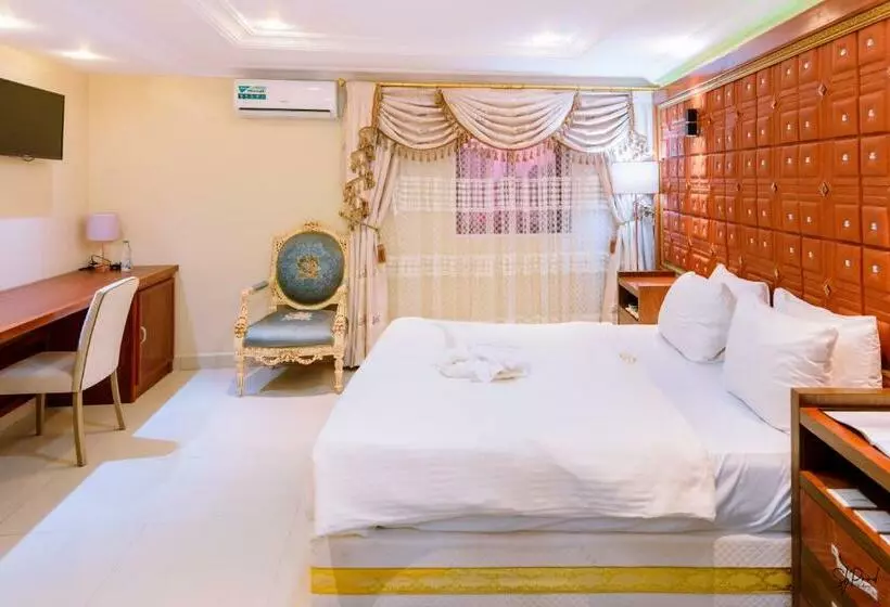 هتل Hôtel La Principauté Douala Bonapriso