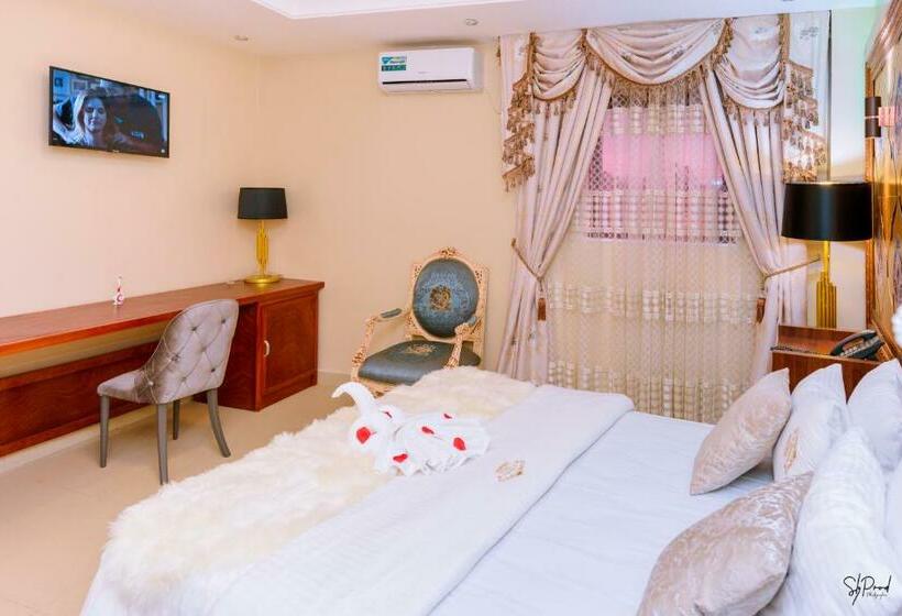 هتل Hôtel La Principauté Douala Bonapriso