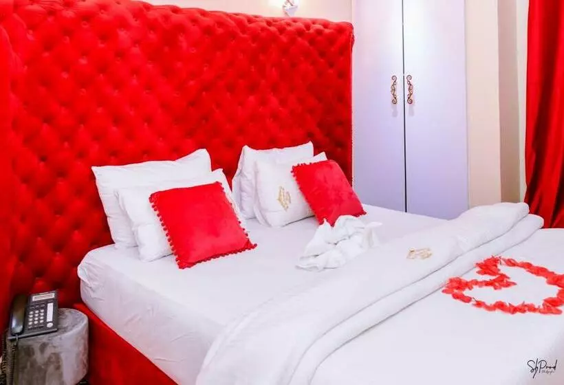 هتل Hôtel La Principauté Douala Bonapriso