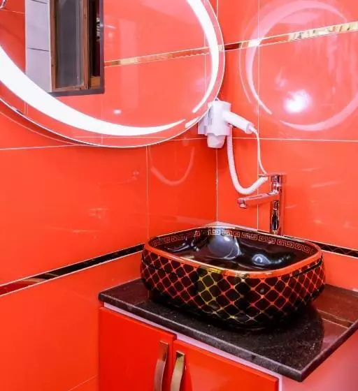 هتل Hôtel La Principauté Douala Bonapriso